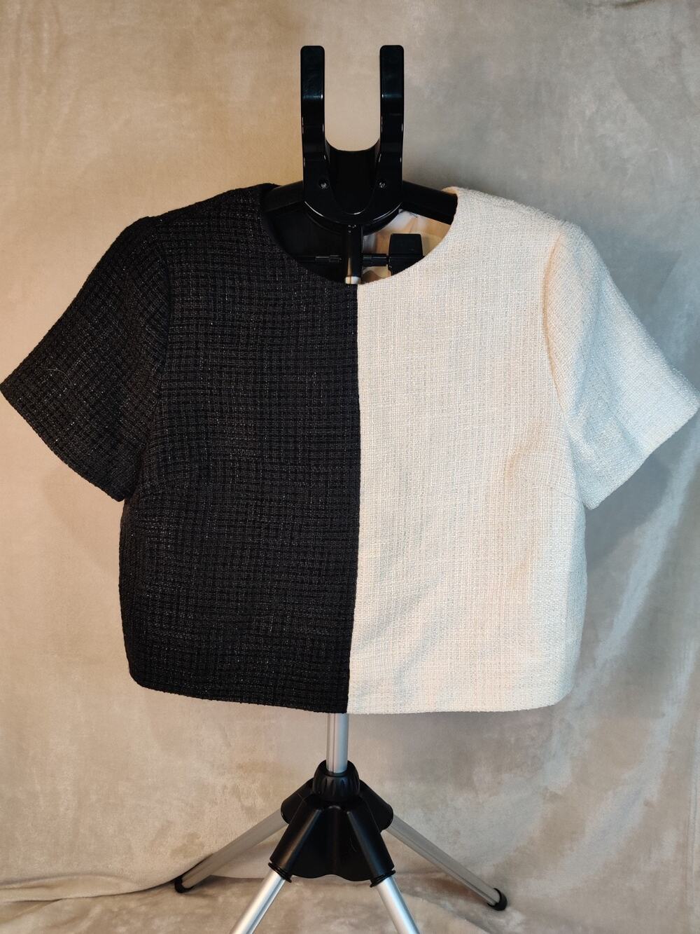 Naked Zebra Women's Crop Top Size Large Black Ivory Shimmer NWT Half & Half